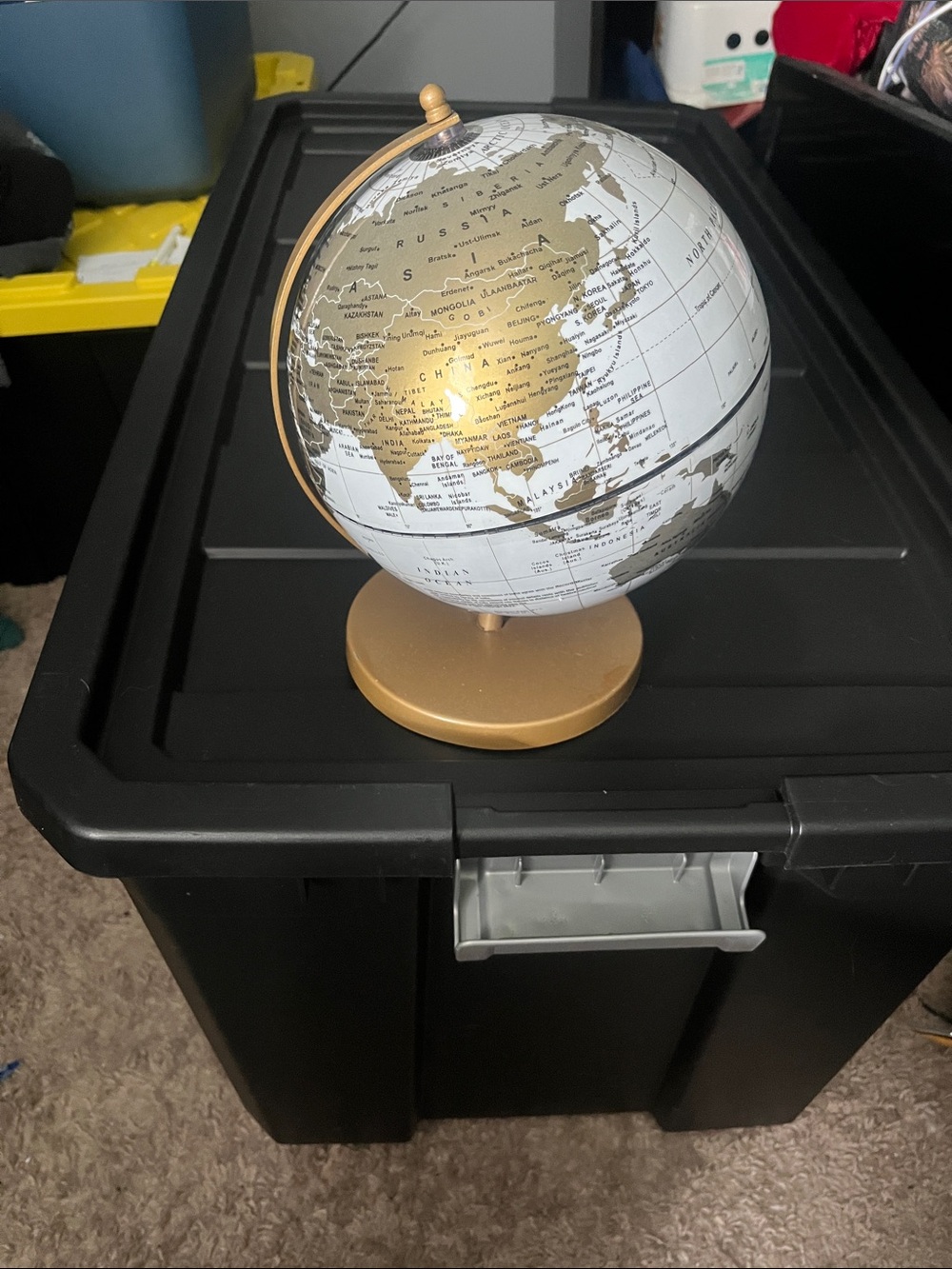 Source Unknown Gold and White Decorative Globe